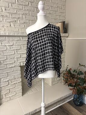 Laura Petites Black & White Windowpane Plaid Poncho Tunic Top Size 8